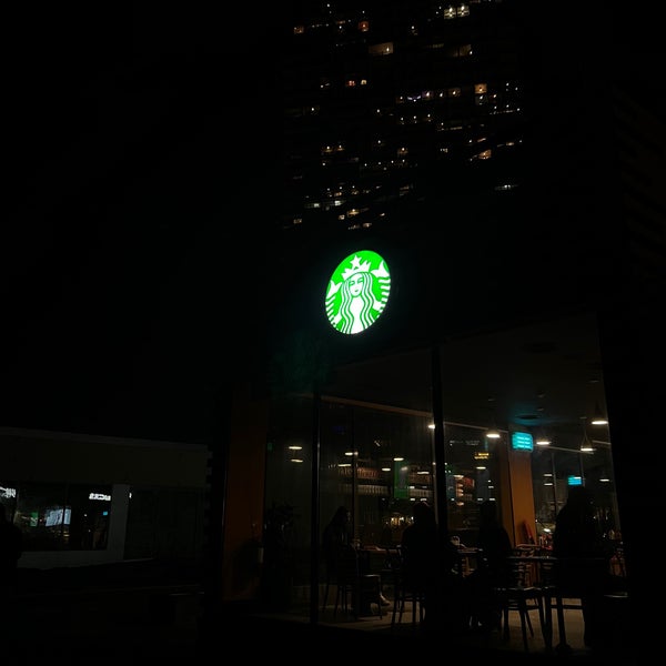 Photo prise au Starbucks par Ahmad Bin Abdulaziz💫 le12/24/2022