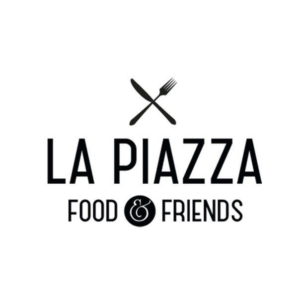 รูปภาพถ่ายที่ La Piazza Food &amp; Friends โดย Yurа G. เมื่อ 12/20/2014