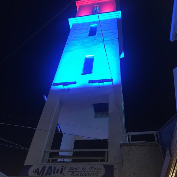 Foto scattata a Mavi Balık&amp;Meze Restaurant da Köfteci Murat Usta Ç. il 11/24/2019