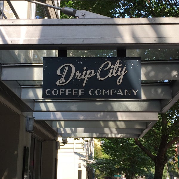 8/6/2018 tarihinde Jon K.ziyaretçi tarafından Drip City Coffee'de çekilen fotoğraf