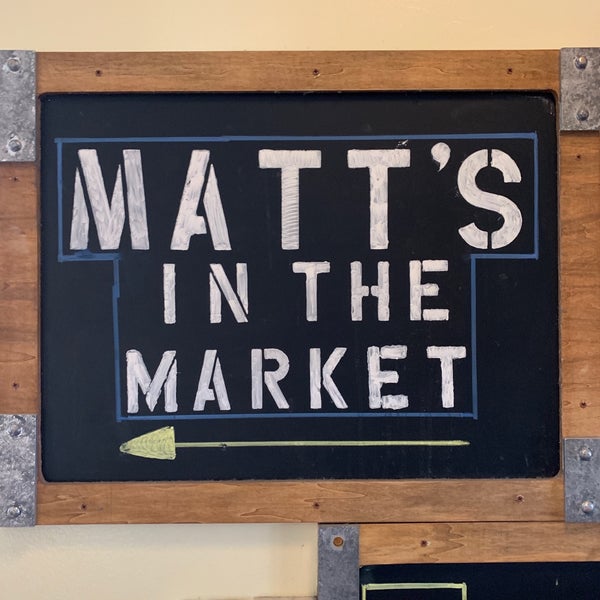 Foto tirada no(a) Matt&#39;s in the Market por Jon K. em 3/13/2019