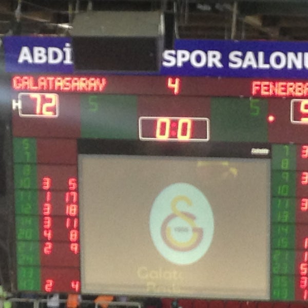 รูปภาพถ่ายที่ Abdi İpekçi Arena โดย Özkan E. เมื่อ 5/2/2013