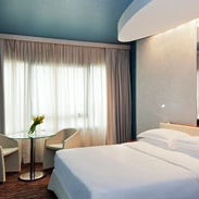 SHERATON PADOVA HOTEL * * * * C.so Argentina 5, PADOVA PD tel. +39 049 7808230 E-mail hotel@sheratonpadova.it