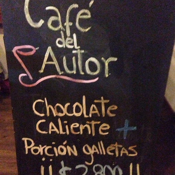 รูปภาพถ่ายที่ Café del Autor โดย Julieta E. เมื่อ 6/3/2014