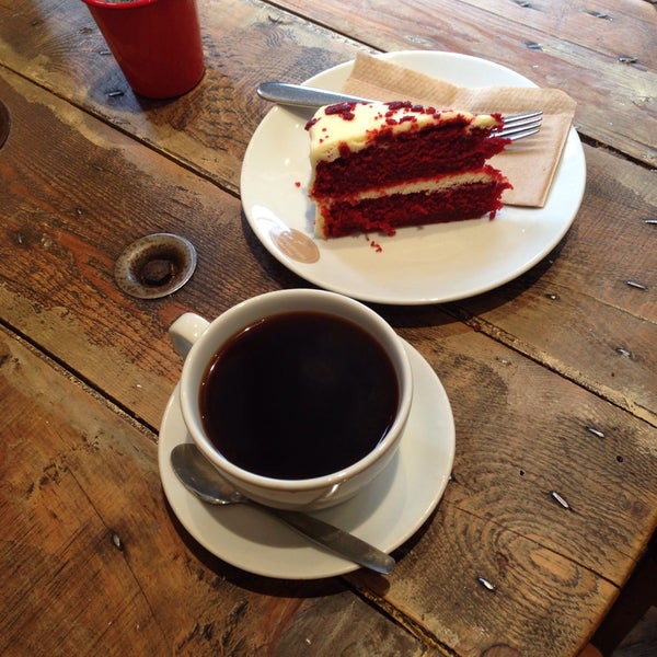 5/29/2015 tarihinde J P.ziyaretçi tarafından Cinnamon Coffee Shop'de çekilen fotoğraf