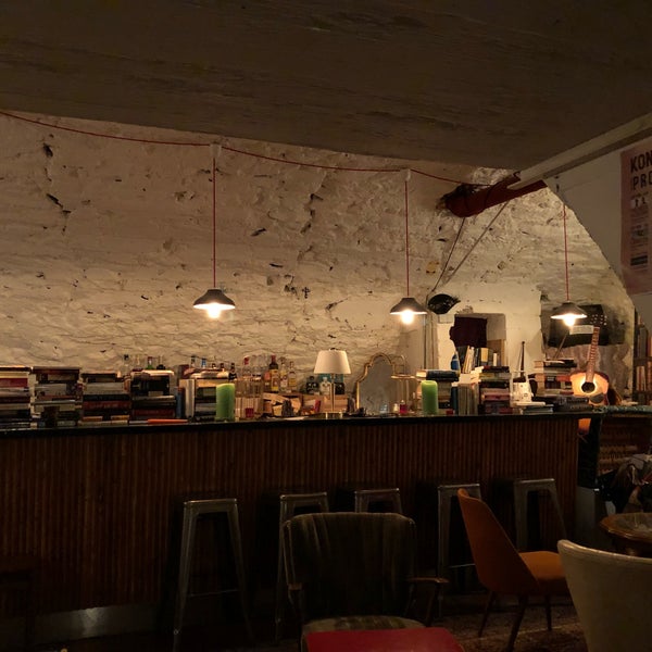11/18/2017 tarihinde J P.ziyaretçi tarafından Konrad Café &amp; Bar'de çekilen fotoğraf