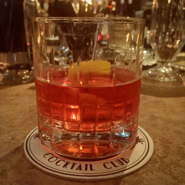 Foto tirada no(a) The Regent Cocktail Club por Andy H. em 2/14/2016