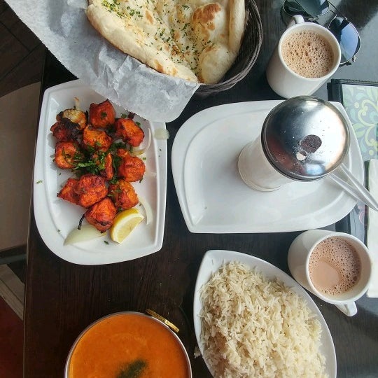 Снимок сделан в Curry Leaf Restaurant пользователем Nastja S. 2/25/2017