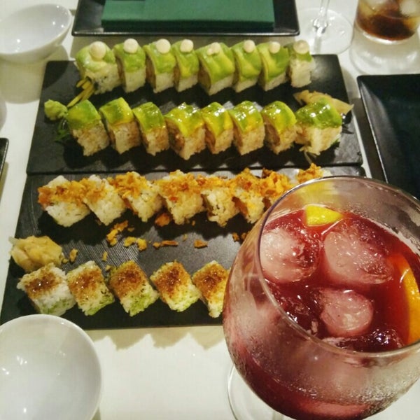 Снимок сделан в The Sushi Room пользователем Nastja S. 8/26/2015