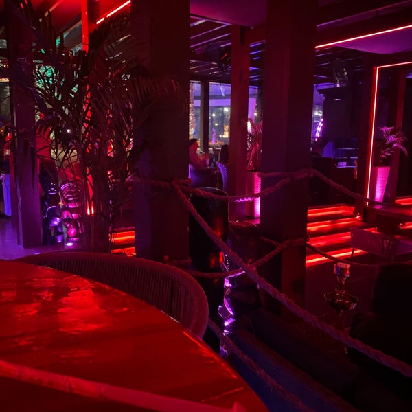 2/13/2023にBaDeRがMai-Tai Lounge, Bahrainで撮った写真