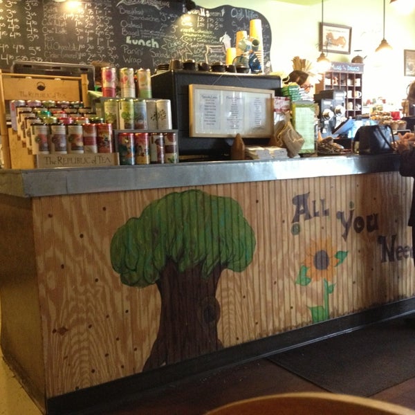 Foto tirada no(a) Treehouse Coffee Shop por Danielle em 3/1/2013