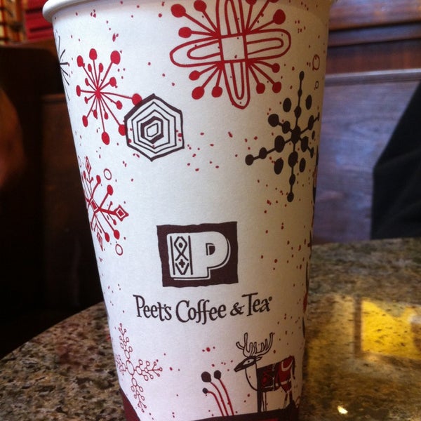 Foto tomada en Peet&#39;s Coffee &amp; Tea  por Christina W. el 11/26/2014
