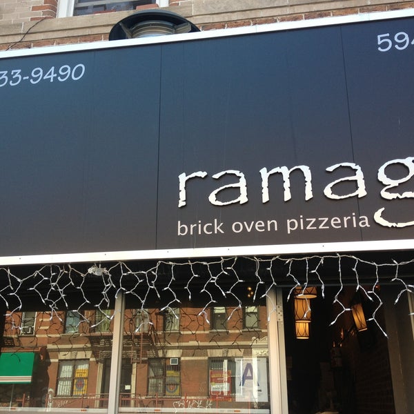 รูปภาพถ่ายที่ Ramagi Brick Oven Pizza โดย Grover R. เมื่อ 4/17/2013