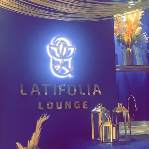 Das Foto wurde bei Latifolia Lounge - لاتيفوليا لاونج von Nasser am 8/10/2023 aufgenommen