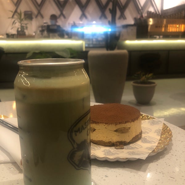 Foto tirada no(a) MASTERPIECE CAFE por عبد العزيز em 11/1/2022