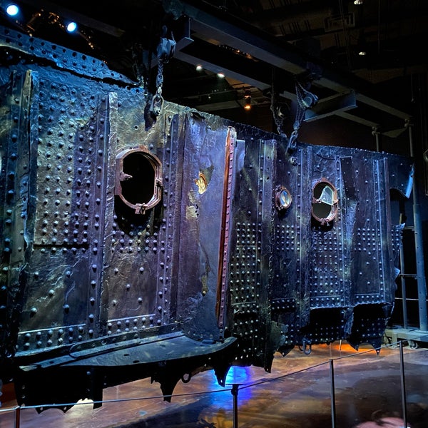 Снимок сделан в Titanic: The Artifact Exhibition пользователем Erlie P. 8/14/2021