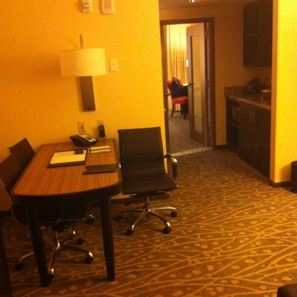 3/15/2014 tarihinde Civilziyaretçi tarafından Embassy Suites by Hilton'de çekilen fotoğraf