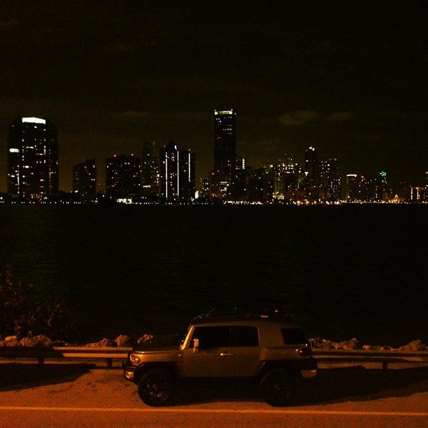 1/29/2013 tarihinde Charly D.ziyaretçi tarafından Sailboards Miami Water Sports'de çekilen fotoğraf