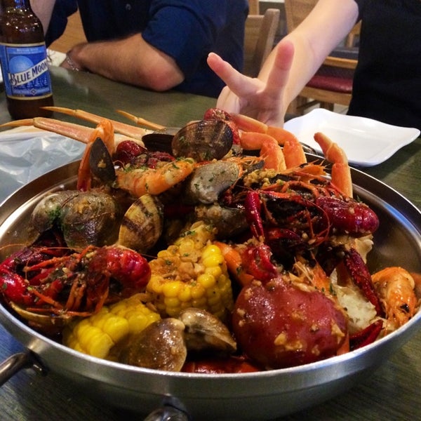 Crab Bucket Seafood Restaurant in Makiki Lower Punchbowl Tantalu