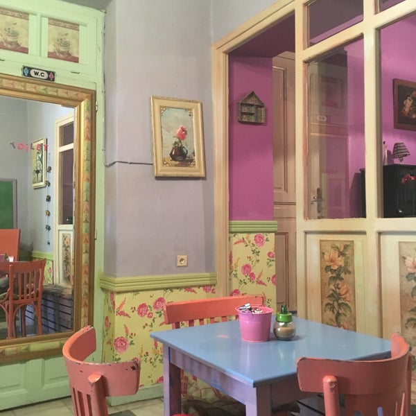 7/13/2016 tarihinde afroOba 💖 .ziyaretçi tarafından Κιμωλία Art Cafe'de çekilen fotoğraf