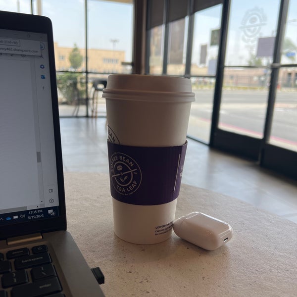 Photo taken at The Coffee Bean &amp; Tea Leaf by O! on 5/15/2023
