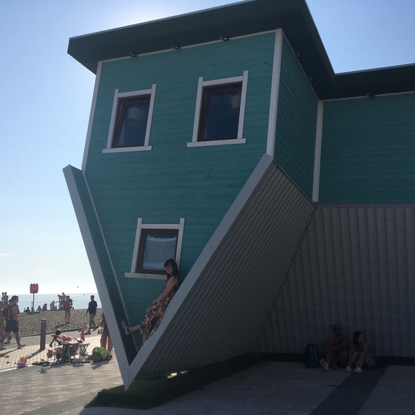 Photo taken at Upside Down House Brighton by Gonul S. on 8/25/2019