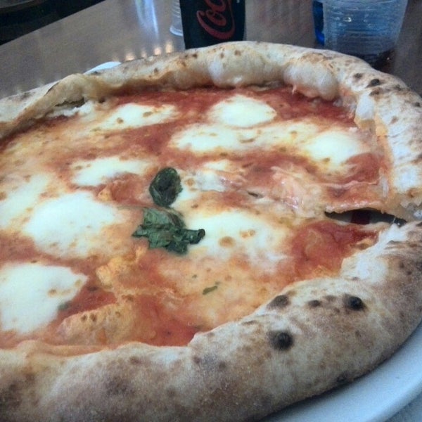 Photo taken at Pizzeria O&#39; Vesuvio Napoletana Forno Legna by Alberto Q. on 12/9/2013