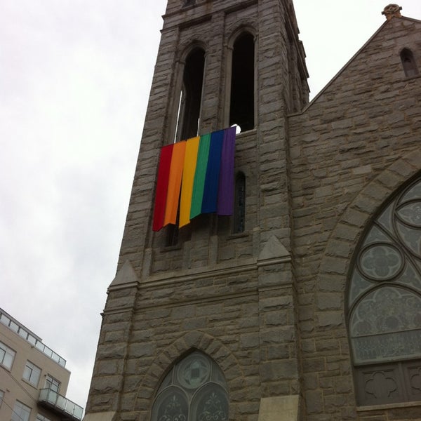 Foto diambil di Saint Mark United Methodist Church of Atlanta oleh Richard R. pada 12/30/2012