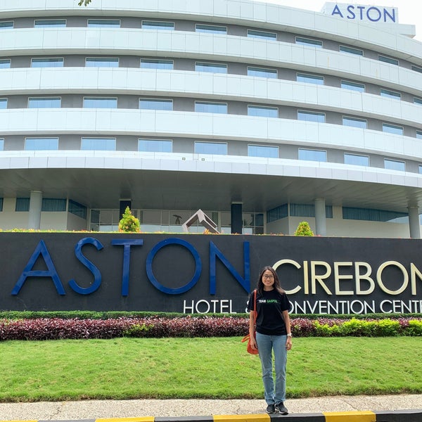 Foto diambil di Aston Cirebon Hotel &amp; Convention Center oleh Sylvia pada 12/13/2020