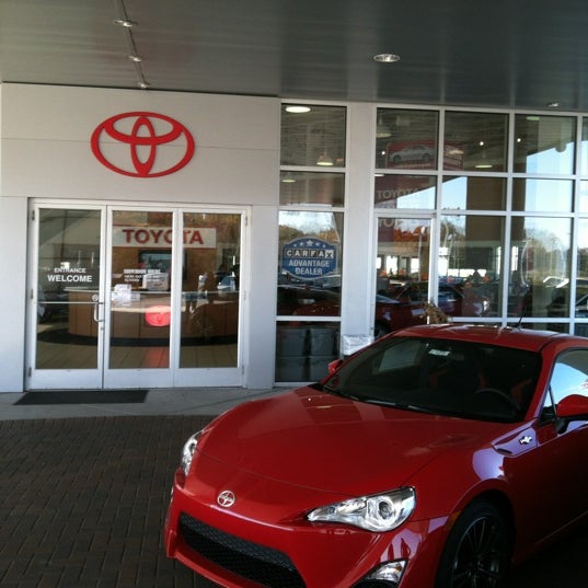 Снимок сделан в Toyota Knoxville пользователем Lance &. 11/9/2012