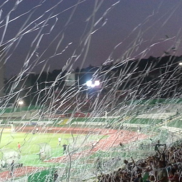 Das Foto wurde bei Стадион Берое (Beroe Stadium) von Decho K. am 7/29/2013 aufgenommen