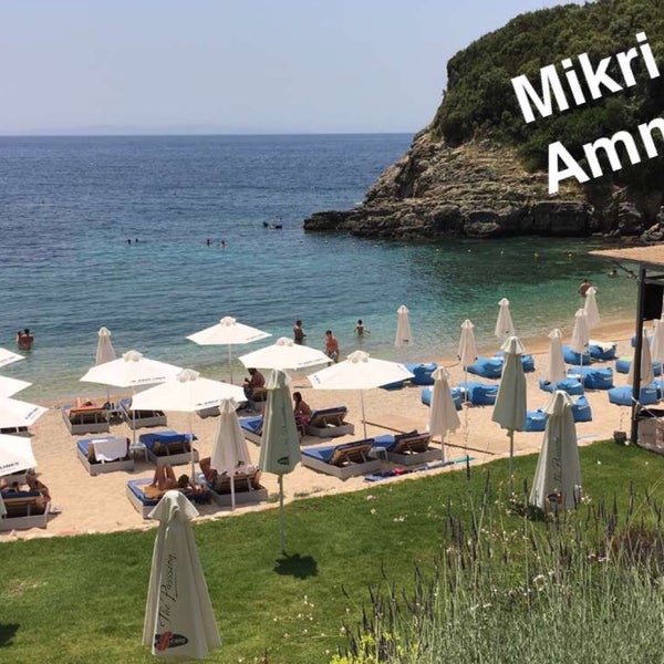 Foto diambil di Mikri Ammos Lounge Beach Bar oleh Konstantinos P. pada 6/28/2016