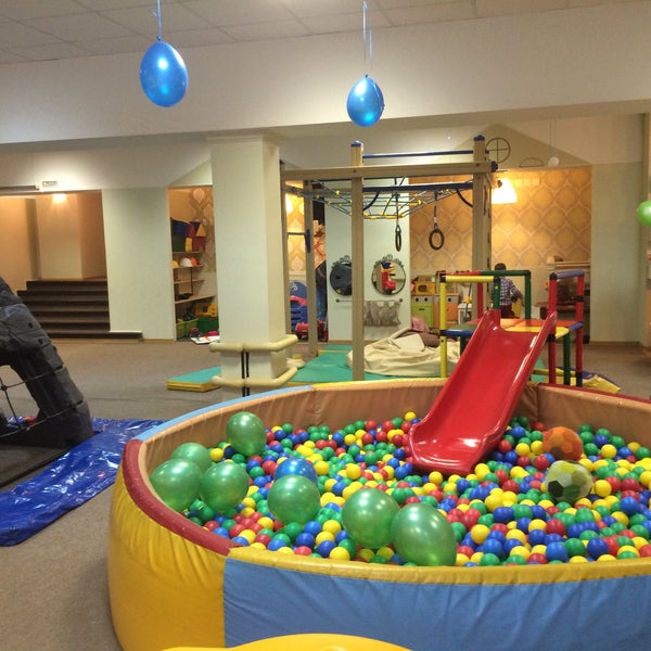 игровая комната конфетти. развлекательный центр лес великий новгород волна. детский игровой центр лимпопо. детская развлекательная комната. батутный центр великие луки.