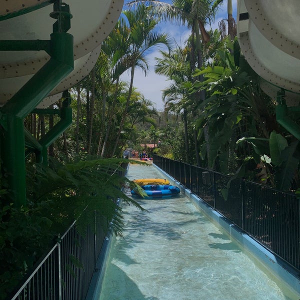 Photo taken at Wet&#39;n&#39;Wild Gold Coast by Fatimah on 12/28/2019
