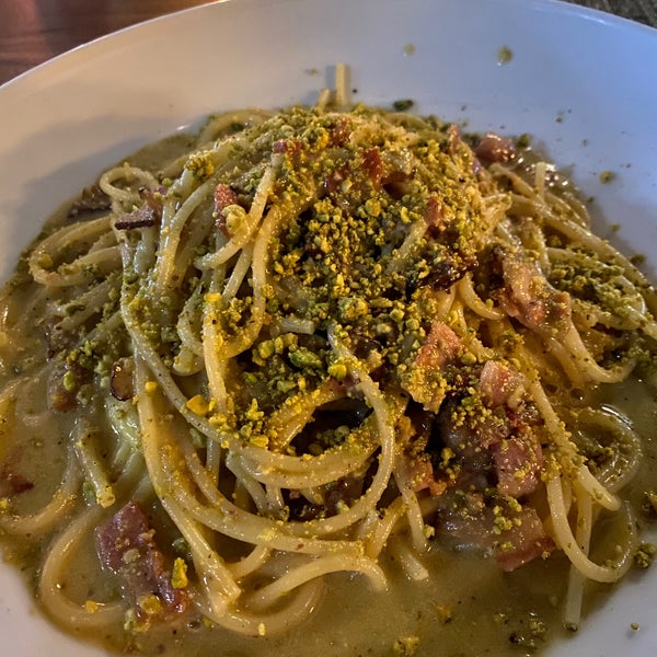 Pros: huge portions. A salad and mai course will leave you full. Cons: the cuisine not so authentic. Pasta with pistachio and pancheta was delicious.