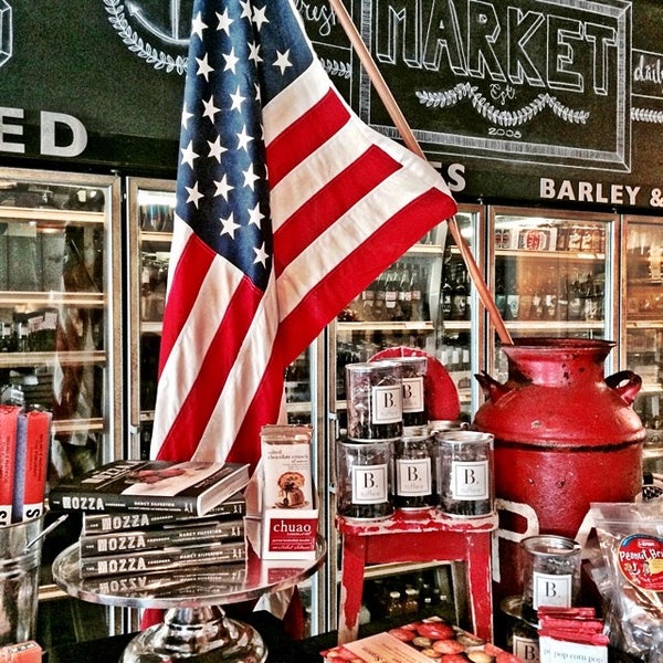 7/11/2014 tarihinde Larry T.ziyaretçi tarafından A Market'de çekilen fotoğraf