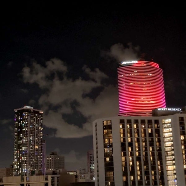 Foto diambil di W Miami oleh MKJ 🇶🇦 pada 9/24/2023