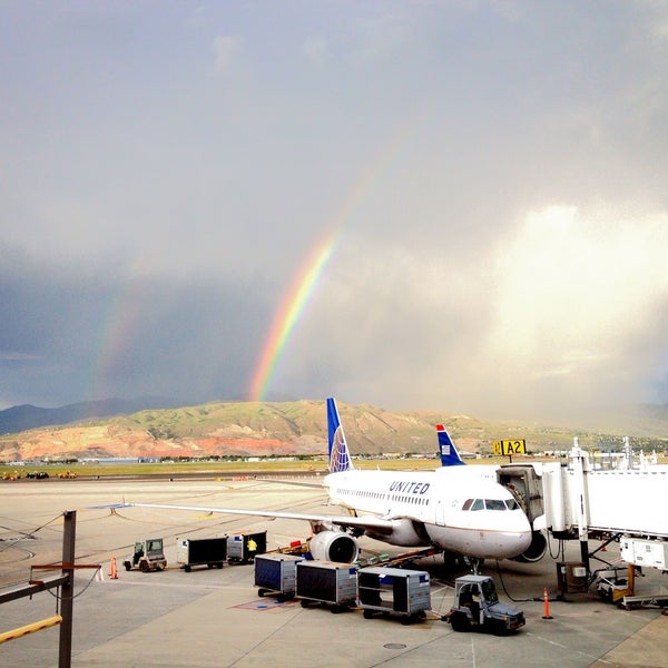 Photo prise au Aéroport international de Salt Lake City (SLC) par Jordan B. le5/16/2013