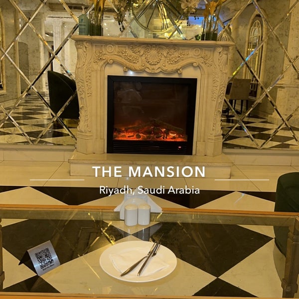 Foto tomada en The Mansion Lounge  por Bader . el 5/14/2023
