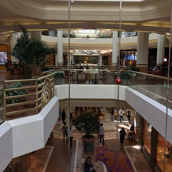 68 South Coast Plaza Mall Images, Stock Photos, 3D objects