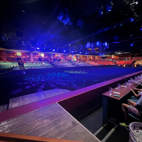 Escenario y mesas. - Picture of Tournament of Kings, Las Vegas - Tripadvisor