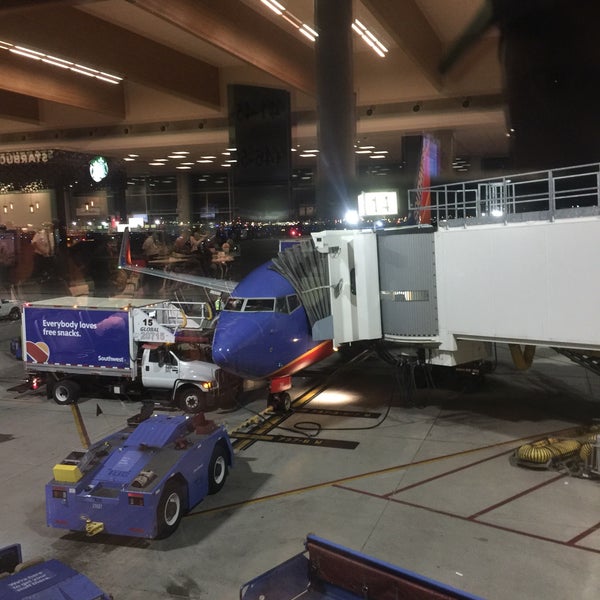 Das Foto wurde bei Flughafen Dallas Love Field (DAL) von Sean M. am 11/23/2017 aufgenommen