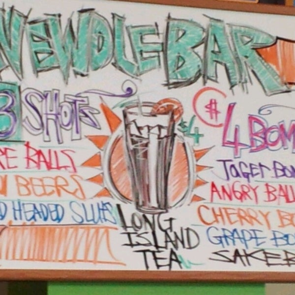Foto tirada no(a) Newdle Bar por Christopher J. em 6/11/2013