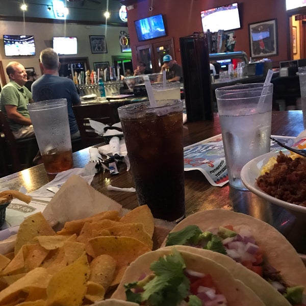 Photo taken at Bru&#39;s Room Sports Grill - Coconut Creek by Andrew B. on 10/18/2017