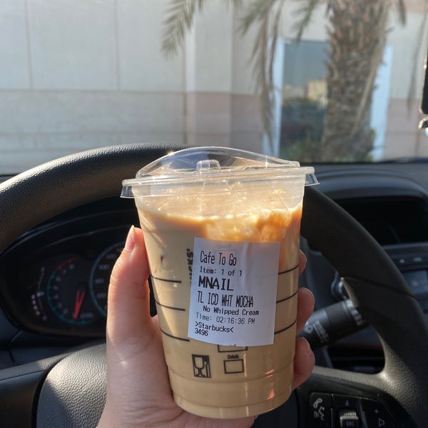 Foto scattata a Starbucks da Manal il 11/16/2021
