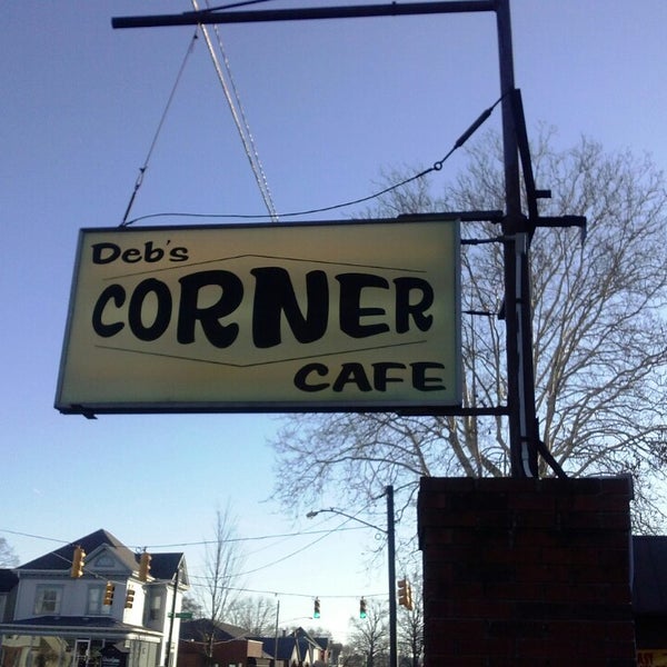 Deb's Corner Cafe Café
