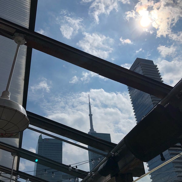 รูปภาพถ่ายที่ Soho House Toronto โดย Suzanne D. เมื่อ 8/28/2018