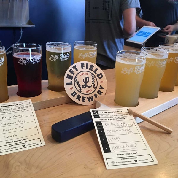 Foto tirada no(a) Left Field Brewery por Mike G. em 7/7/2019