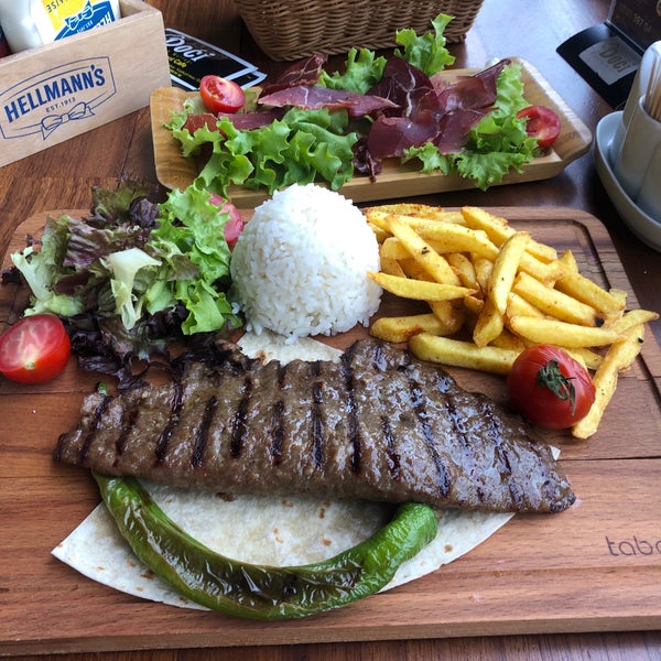 Photo prise au Doci Boşnak Mutfak Restaurant &amp; Cafe par Nuh K. le5/21/2019