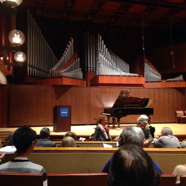 Photo prise au Paul Recital Hall at Juilliard par Wilson Z. le11/16/2015